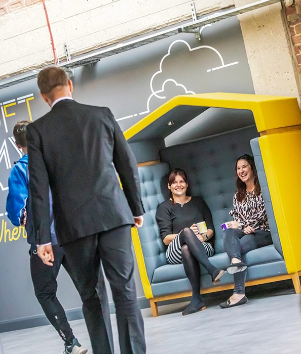 office meeting furniture