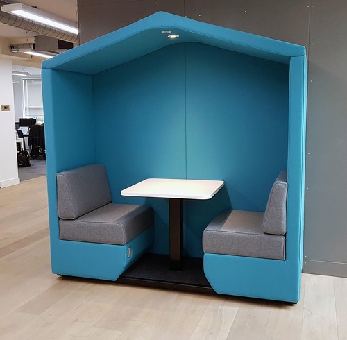 Bea two-seater meeting pod with lighting