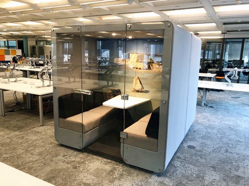 Bob Meeting Pod