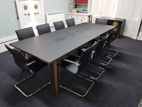 Verco Martin table