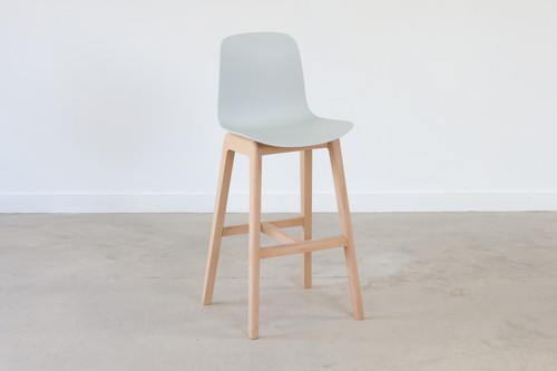 Flux Wood High Stool with a light grey shell