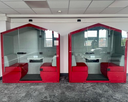 Bea Fully Enclosed Meeting Pod