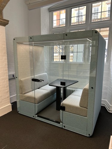 Bob Fully Enclosed Meeting Pod