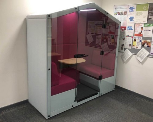 Bea Fully Enclosed Meeting Pod