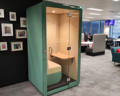Penelope Fully Enclosed Workbooth