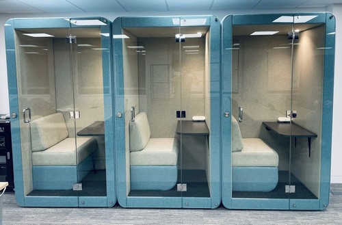 Penelope Fully Enclosed Workbooth