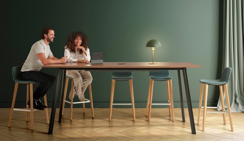 Fin High Meeting Table | Bethan high Stools